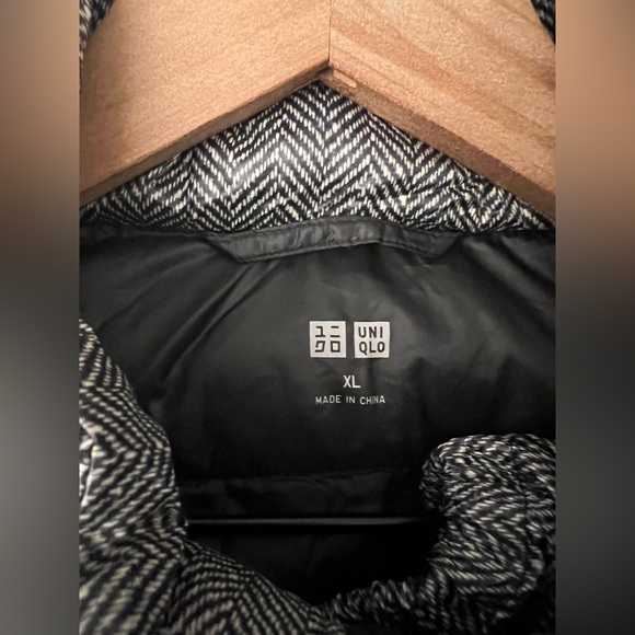 UNIQLO Men ultra light Packable 90% Down Puffer Jacket herringbone print XL - Picture 3 of 7